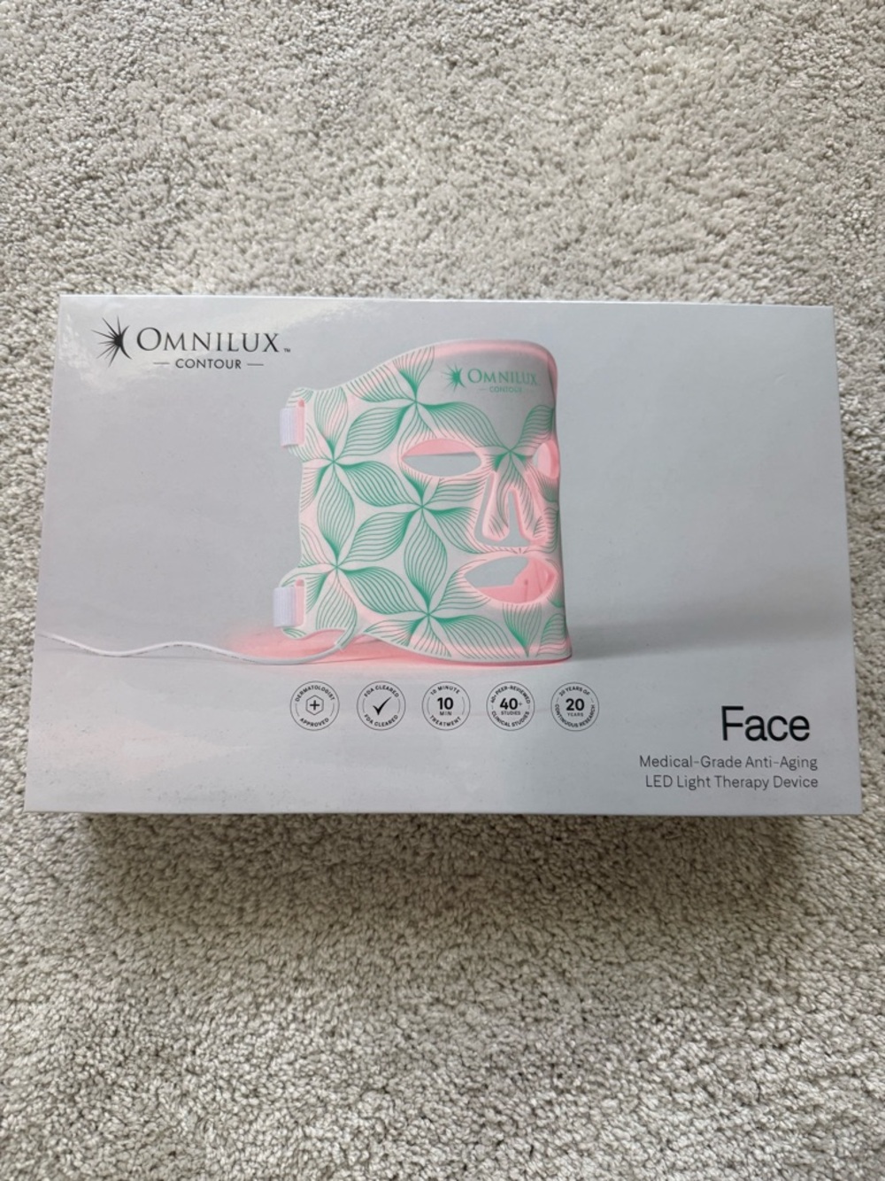 Omnilux Contour LED Face Mask in Mint Green & Pink